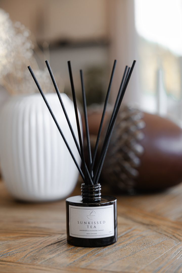 ed64d210f330ba40142848e85c427a8b.JPG HAUGESCENT - REED DIFFUSER - SUNKISSED TEA - Bilde 1