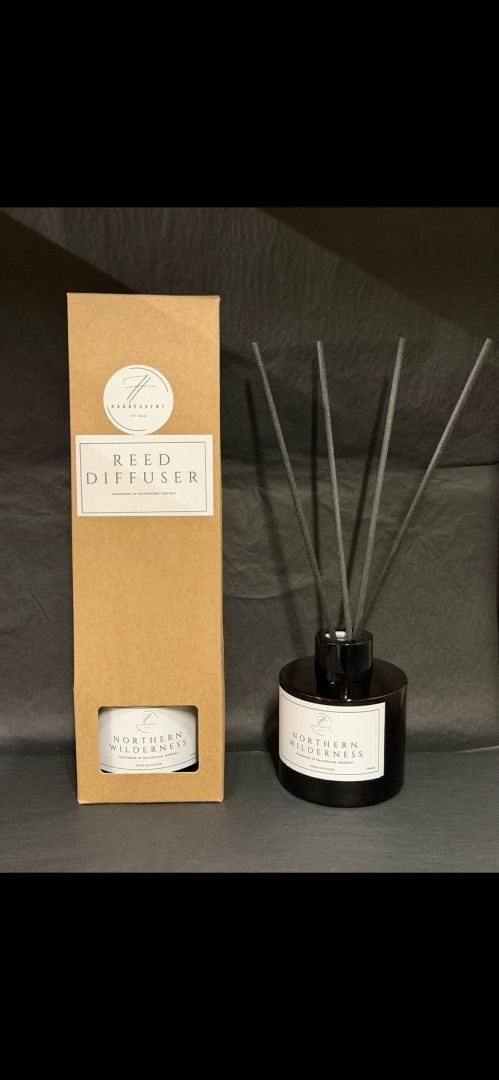 07aca0073fffde8d1659ff64c87c068f.png HAUGESCENT - REED DIFFUSER - NORTHERN WILDERNESS - Bilde 1