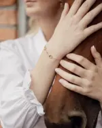Hermines Story  Isabelle - Horsebit Armbånd - Gull - Bilde 3